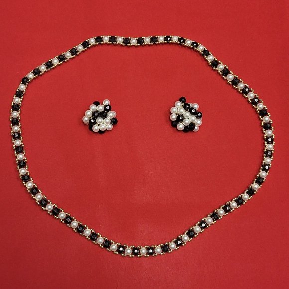 Vintage Black Beads and Faux Pearl Toggle Necklace Earrings Set - Picture 10 of 11